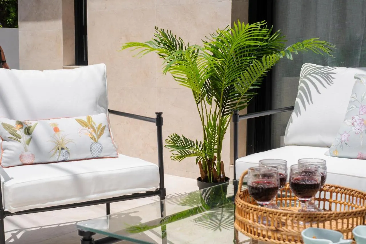 Apartamentos La Zagalilla Малага