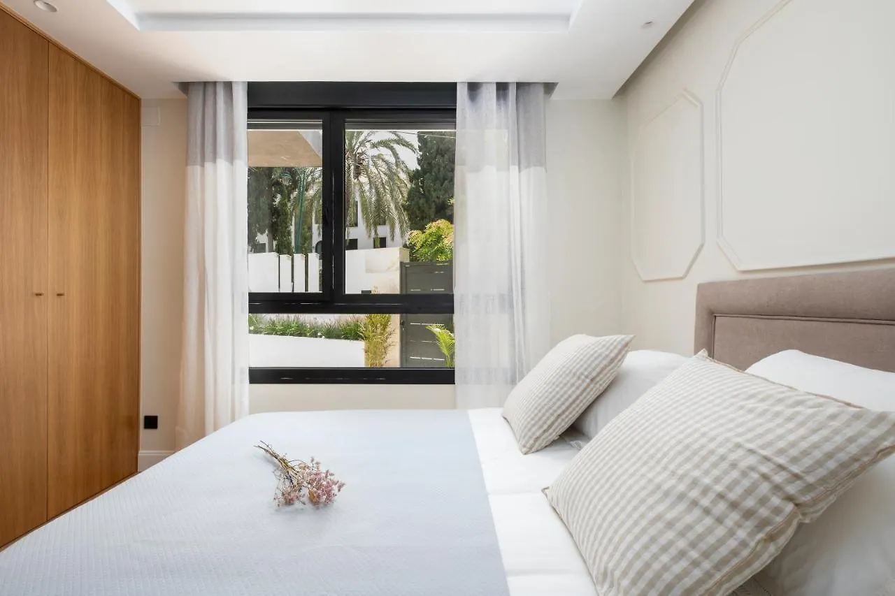 Apartamentos La Zagalilla Малага 0*,