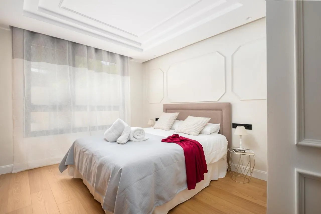 Apartamentos La Zagalilla Малага Апартаменты